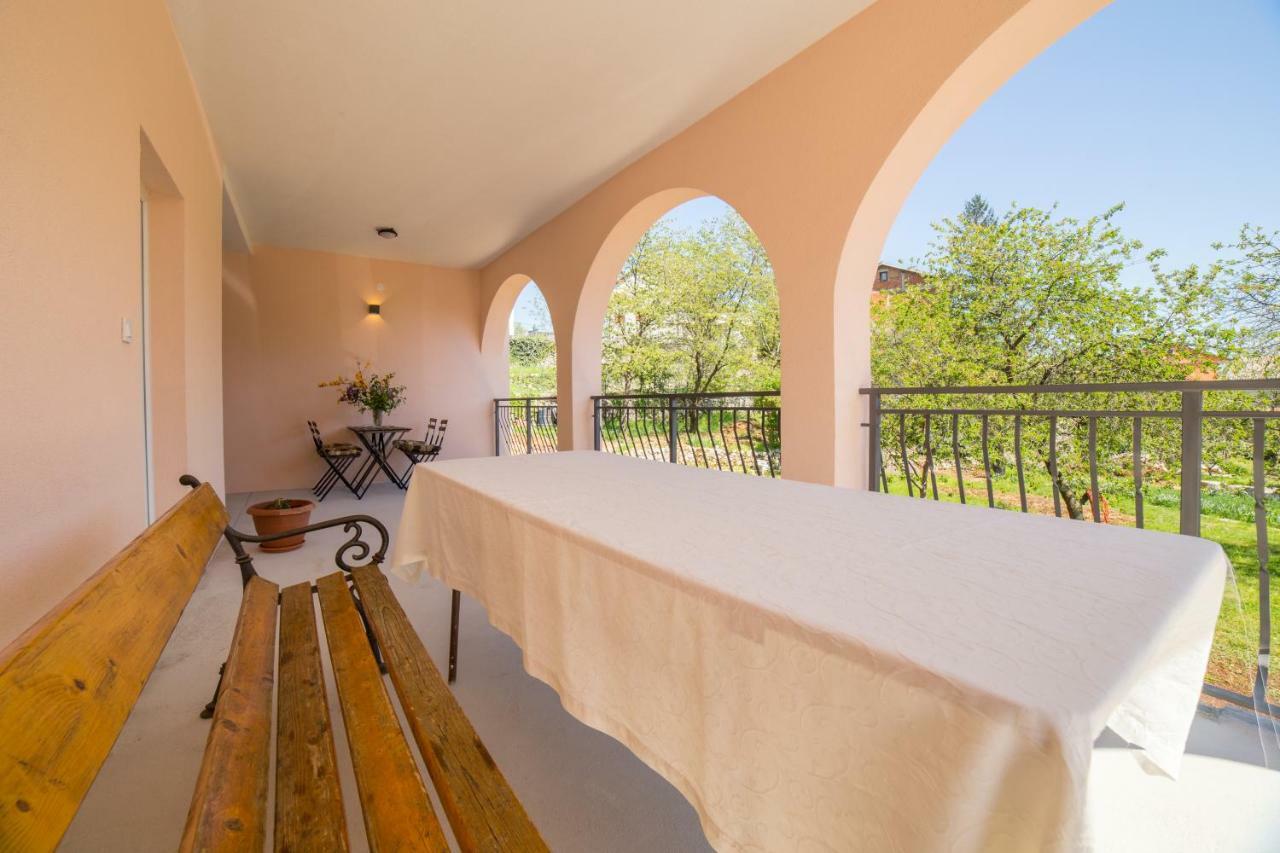 Apartments Raspolic Кастав Екстериор снимка
