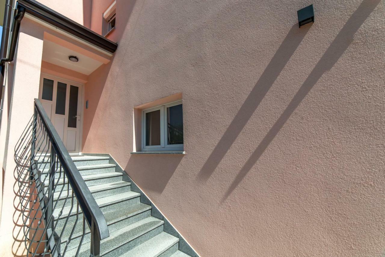 Apartments Raspolic Кастав Екстериор снимка